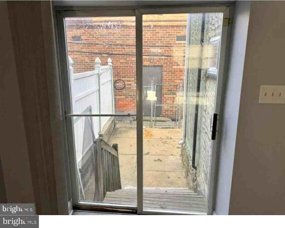 2333 S Bonsall St - Photo 5 of 6