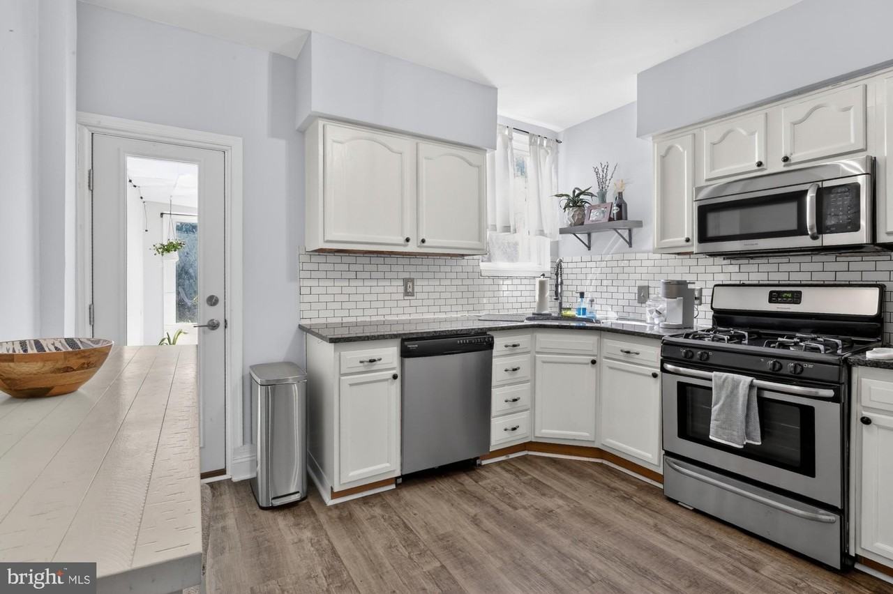 2440 E Gordon St - Photo 4 of 22