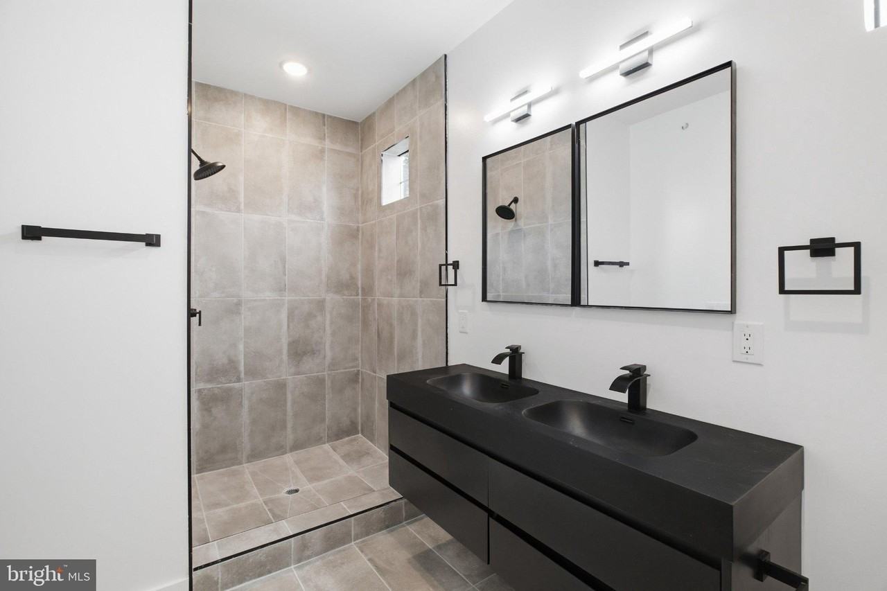 1019 W Orleans St - Photo 3 of 27