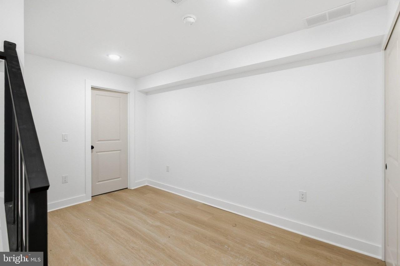 1019 W Orleans St - Photo 7 of 27