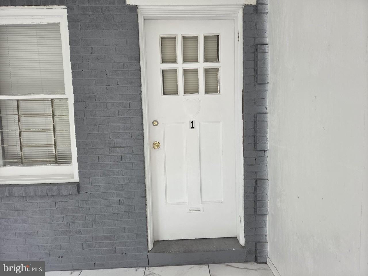 6149 W Columbia Ave #1stFL - Photo 3 of 15