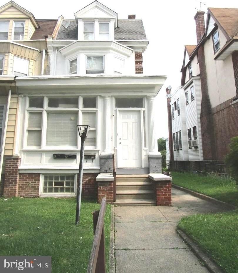 6149 W Columbia Ave #1stFL - Photo 6 of 15