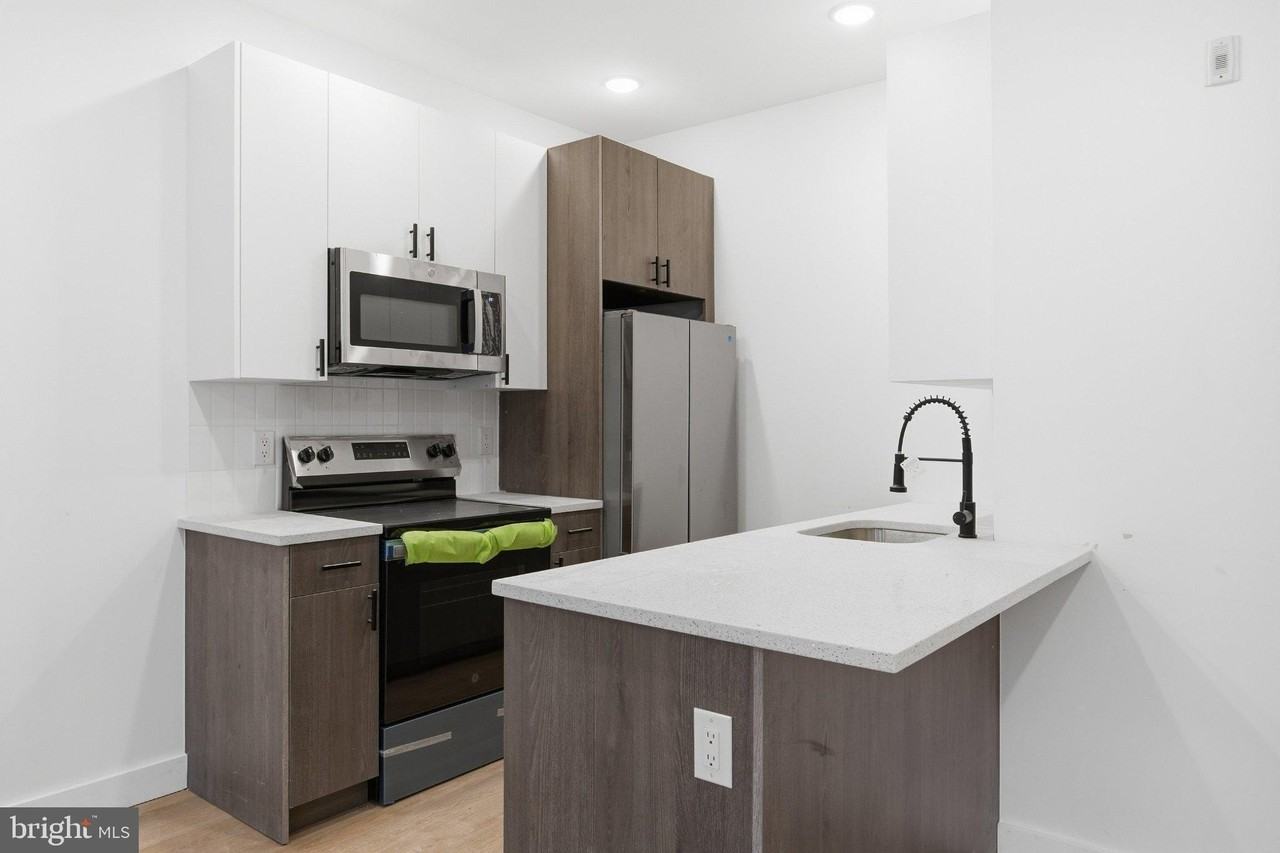 1902 W Diamond St #2 - Photo 2 of 11