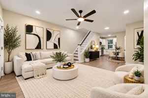 featured image of 542 E Herman St