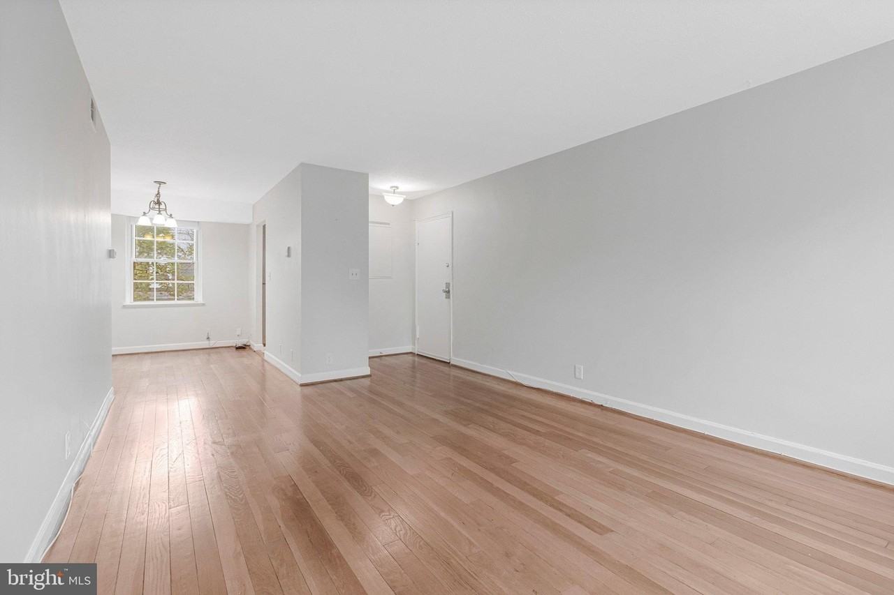 4704 30th St S #B1 - Photo 7 of 35