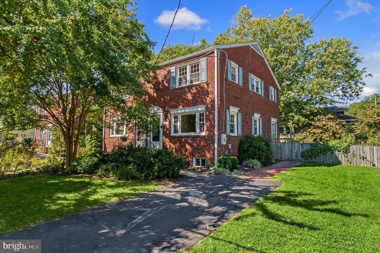 2214 Commonwealth Ave - Photo 2 of 46