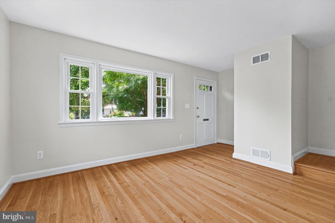 2214 Commonwealth Ave - Photo 3 of 46