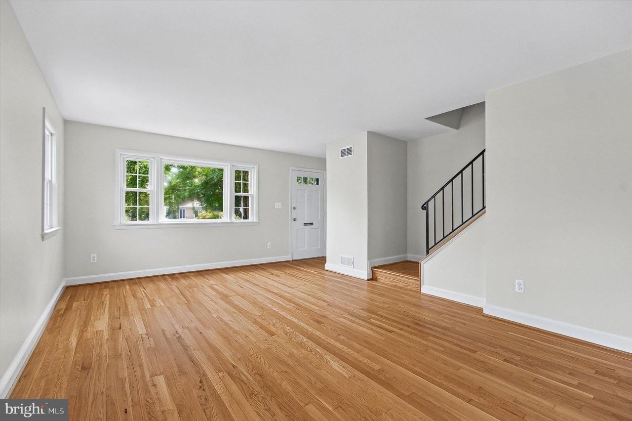 2214 Commonwealth Ave - Photo 4 of 46