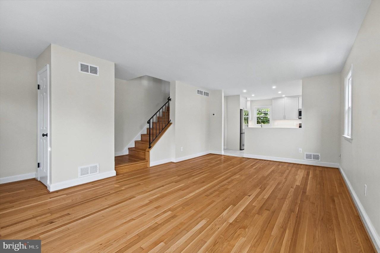 2214 Commonwealth Ave - Photo 5 of 46