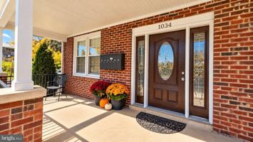 featured image of 1034 S Washington St #3