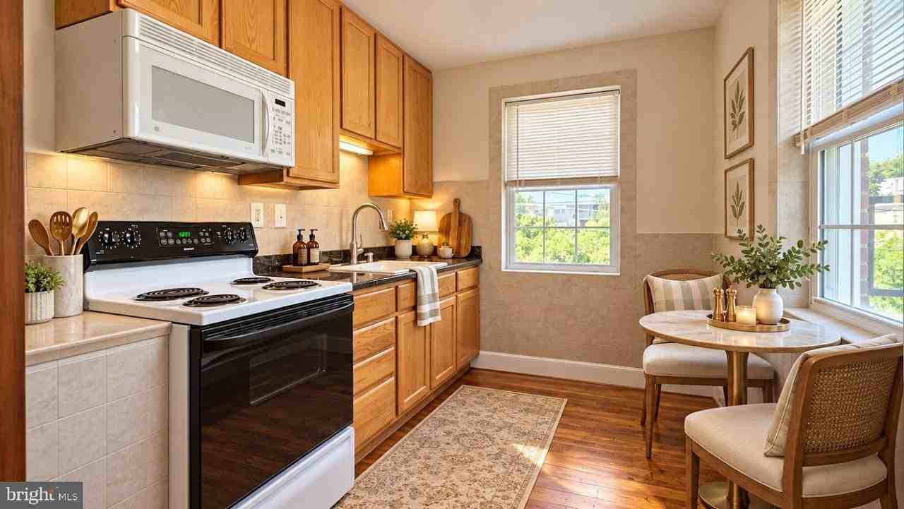1034 S Washington St #3 - Photo 5 of 18