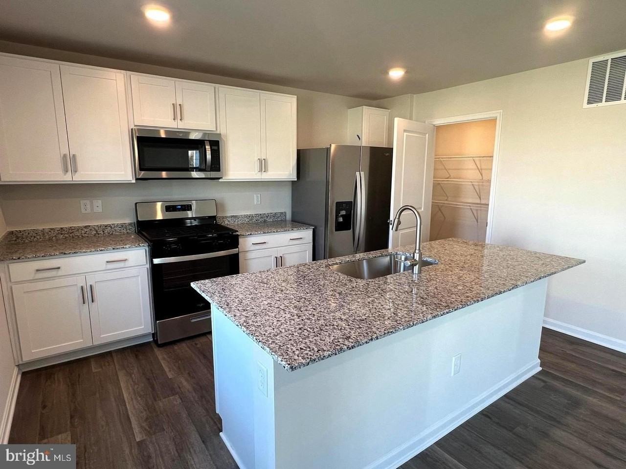 106 Medley Way - Photo 5 of 21