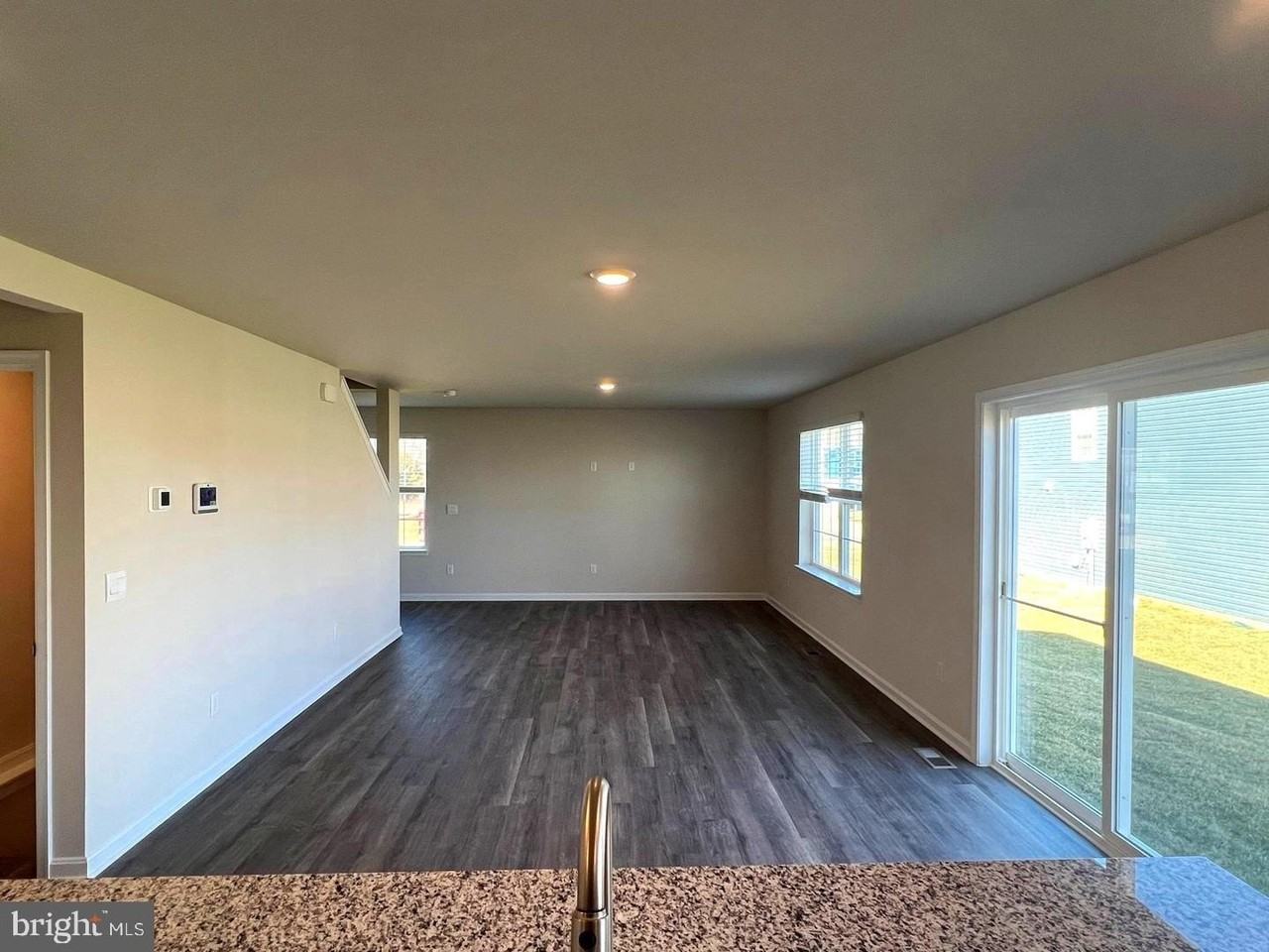 106 Medley Way - Photo 7 of 21