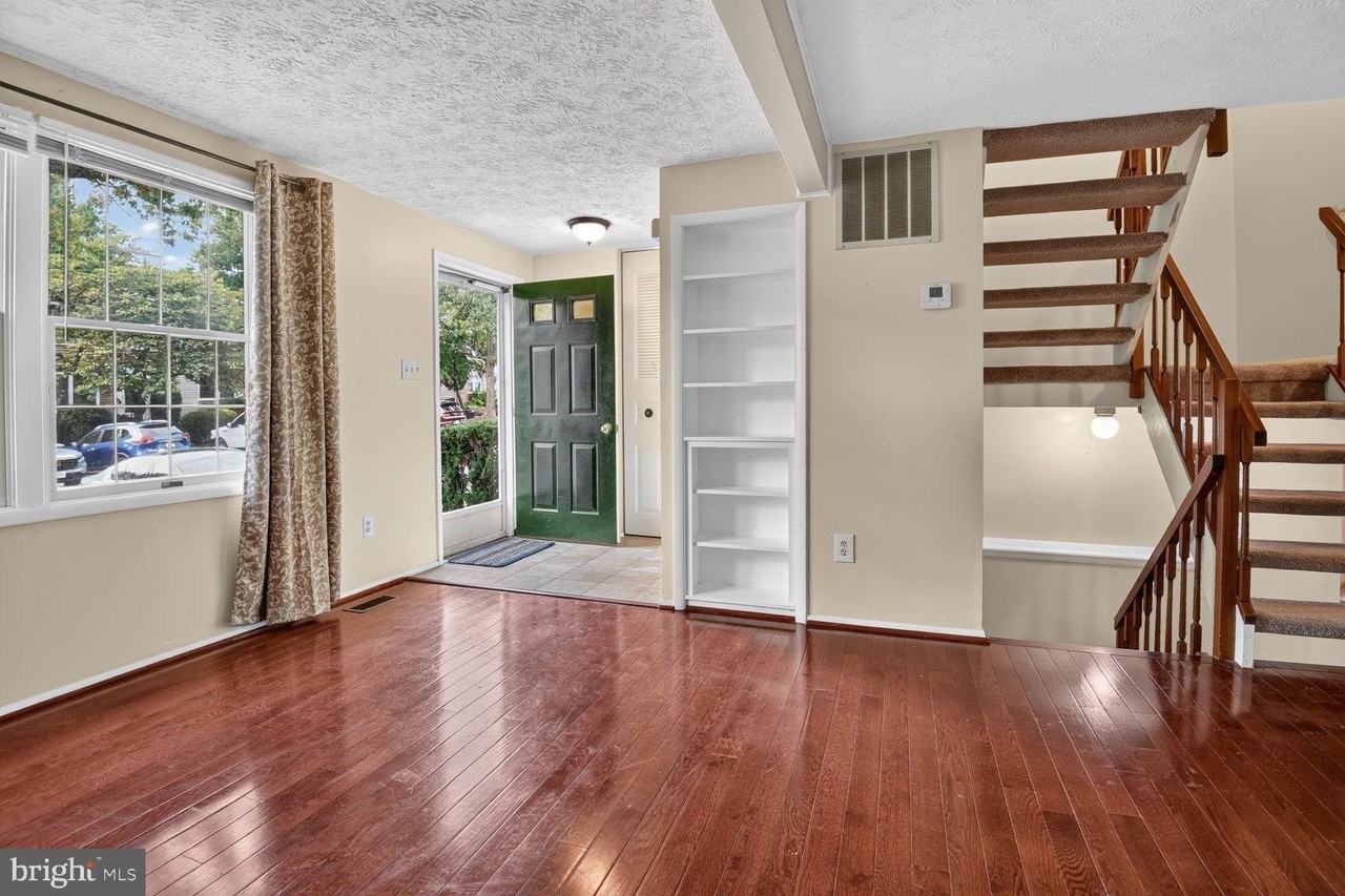 7988 Tyson Oaks Cir - Photo 2 of 20