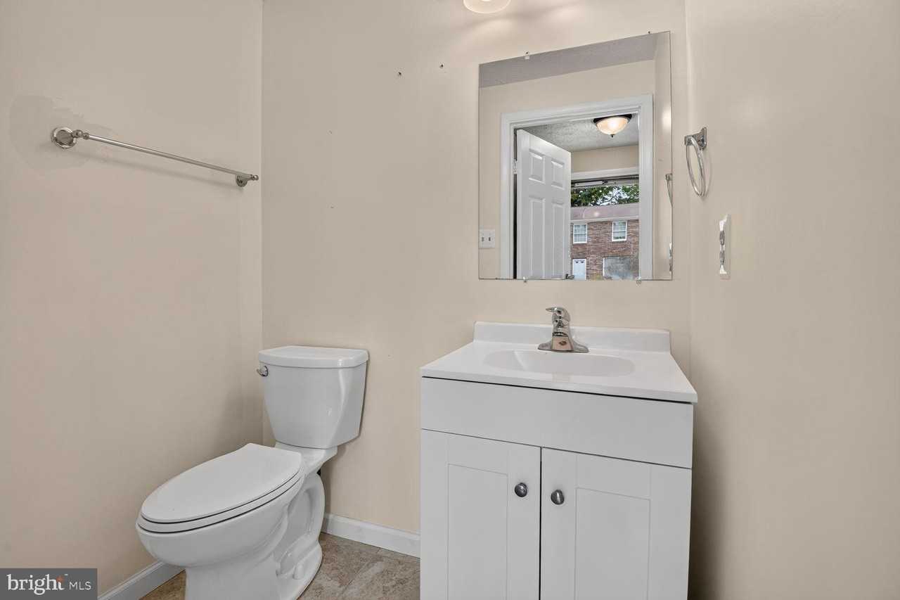 7988 Tyson Oaks Cir - Photo 3 of 20