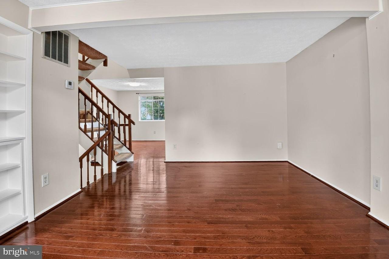 7988 Tyson Oaks Cir - Photo 5 of 20