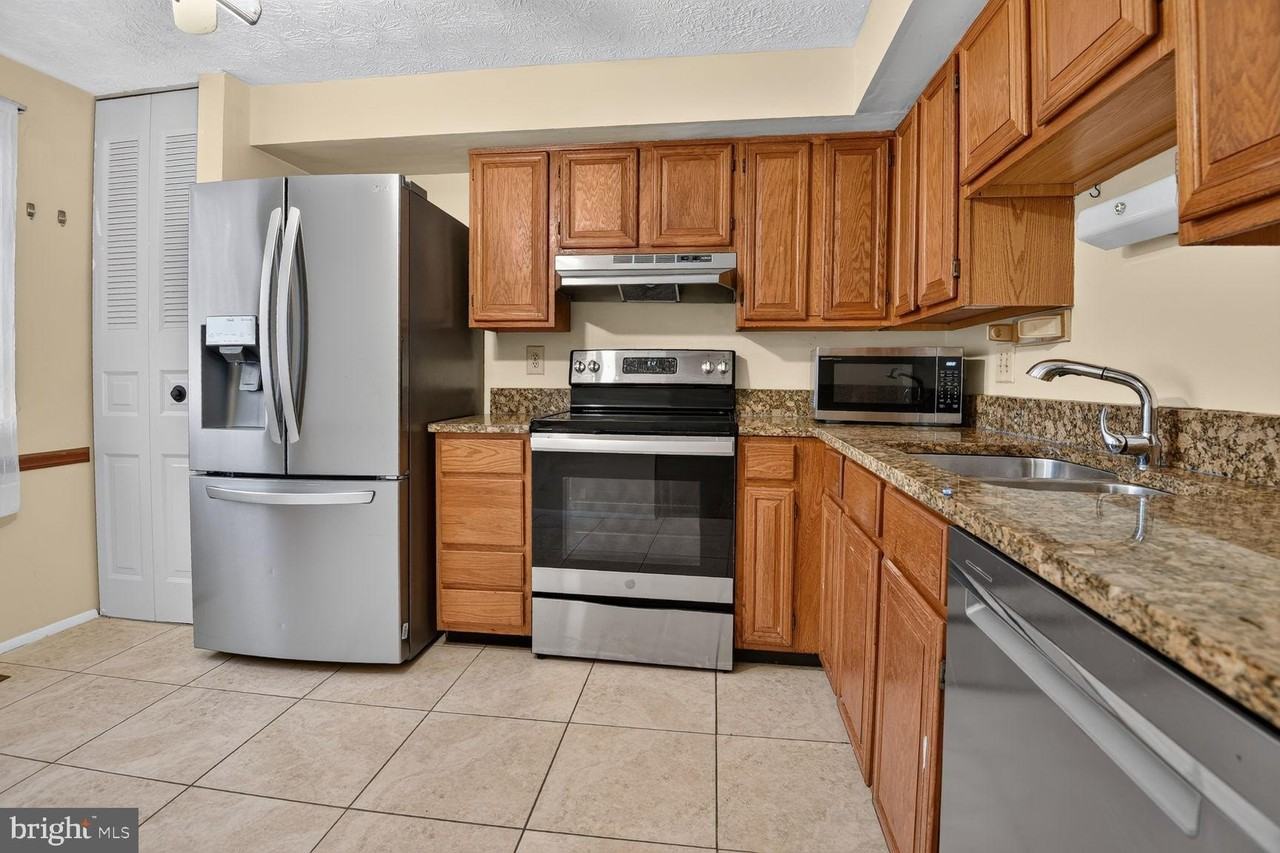 7988 Tyson Oaks Cir - Photo 7 of 20