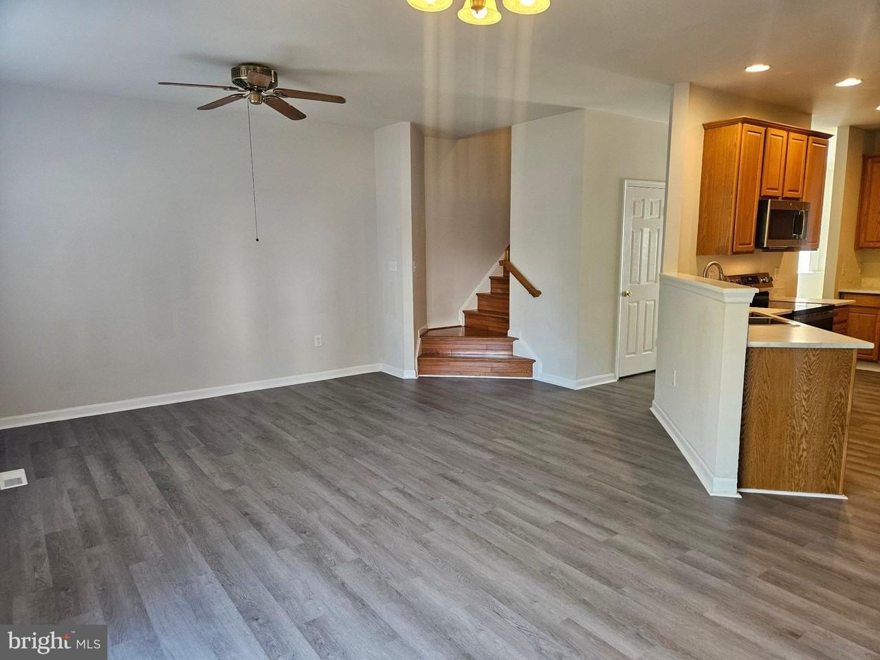 18562 Sierra Springs Sq - Photo 7 of 40