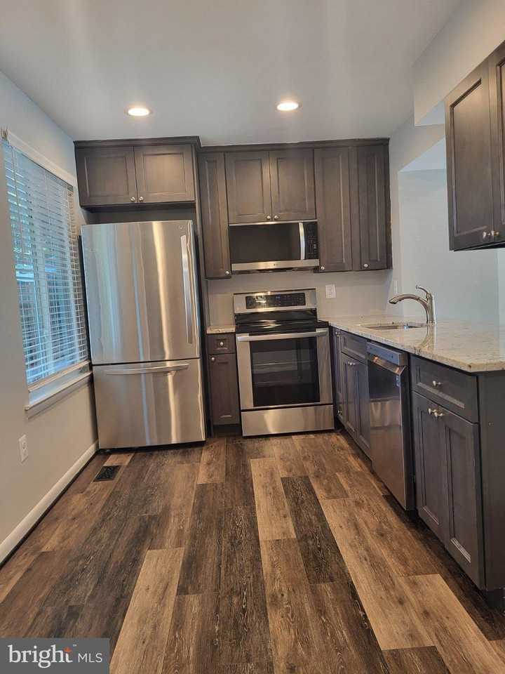 26 Sugarland Square Ct - Photo 4 of 15