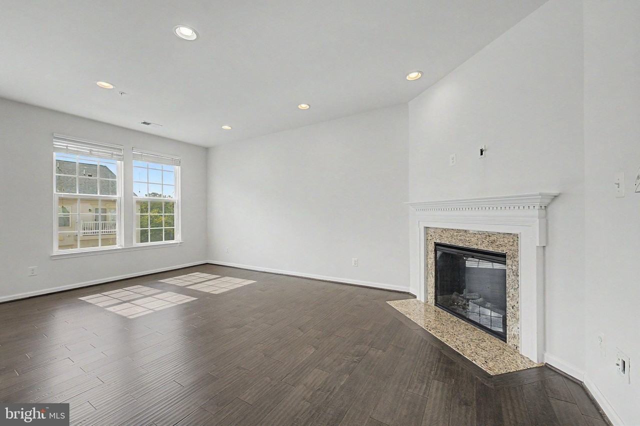 7458 Brunson Cir - Photo 6 of 27