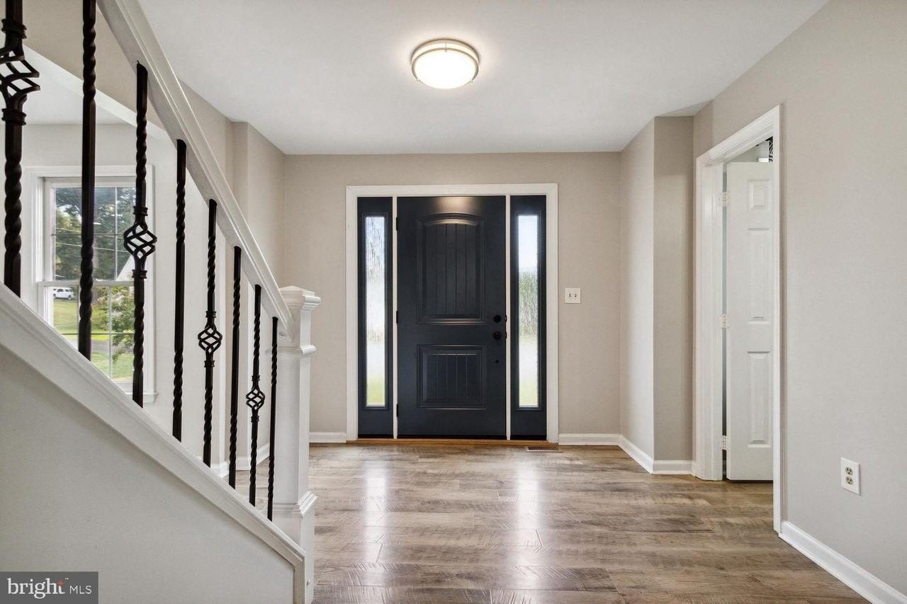 14842 Crotona Ct - Photo 4 of 49