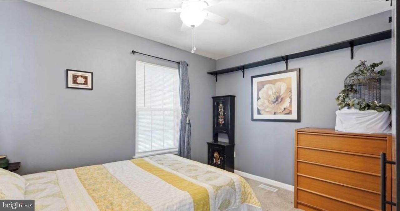 5633 Roundtree Dr - Photo 6 of 28