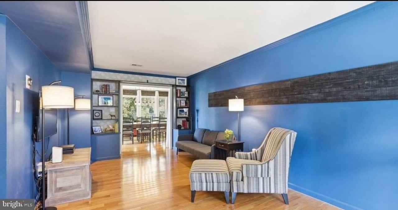 5633 Roundtree Dr - Photo 6 of 21