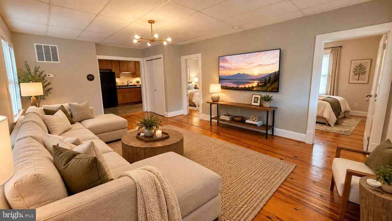 10121 Moore Dr - Photo 4 of 15