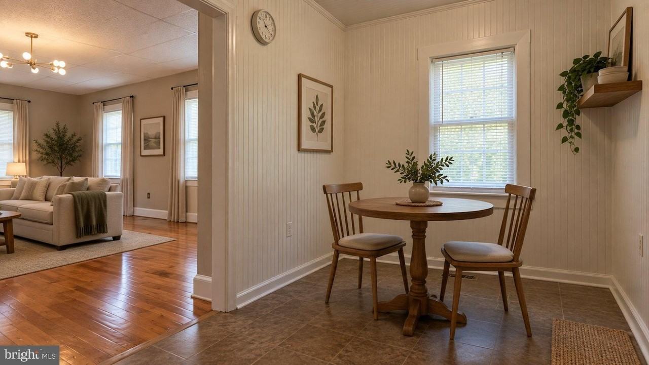 10121 Moore Dr - Photo 6 of 15