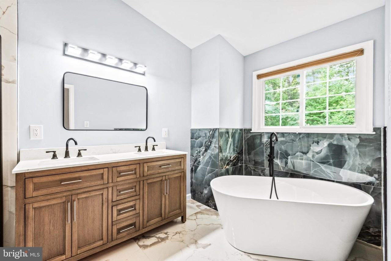 601 Twin Brook Ln - Photo 4 of 40
