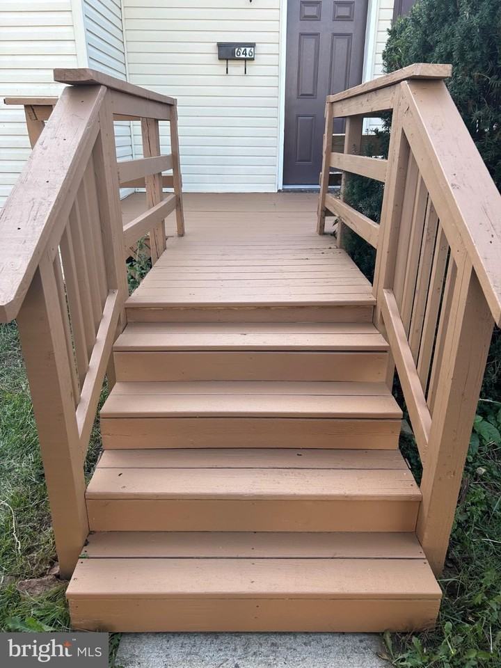646 Belair Ave - Photo 4 of 24