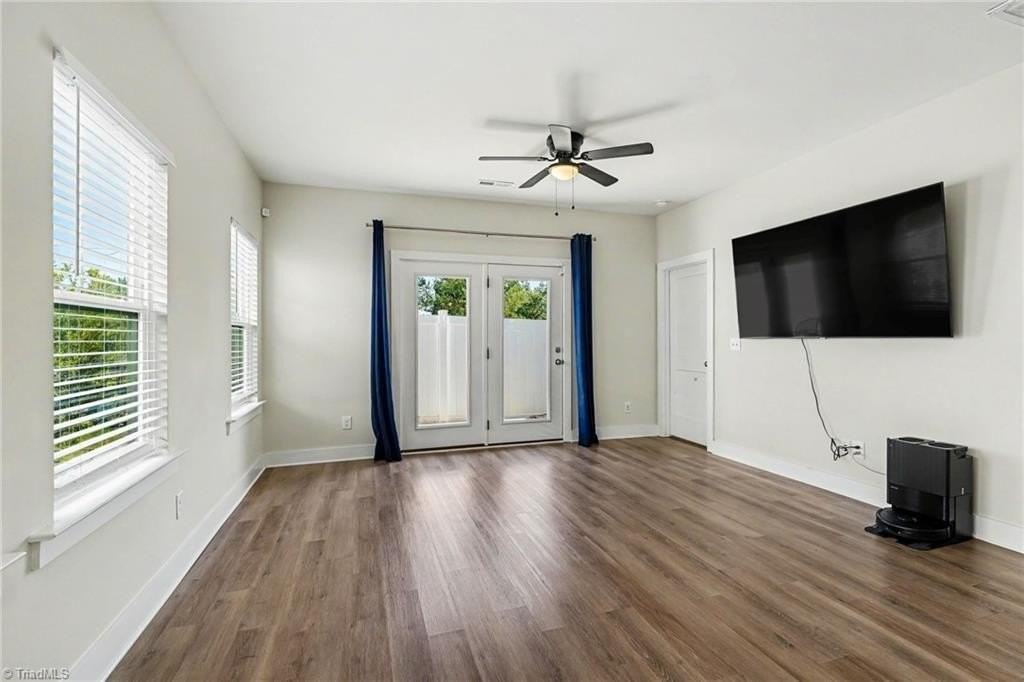 4925 Cannon Crossing Way - Photo 6 of 29