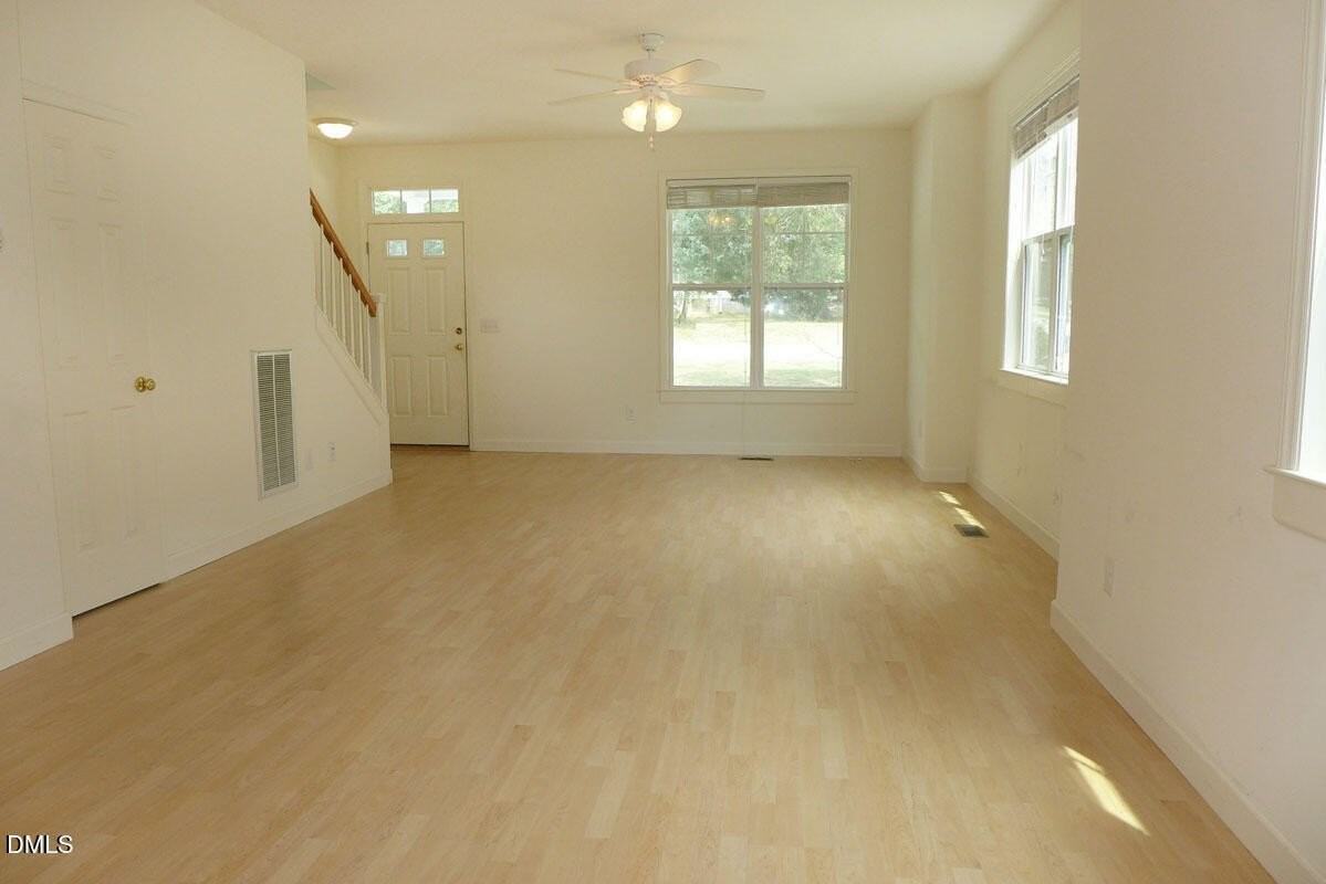 307 W Poplar Ave - Photo 2 of 21