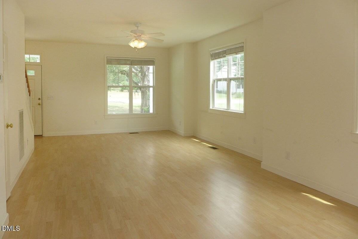 307 W Poplar Ave - Photo 3 of 21