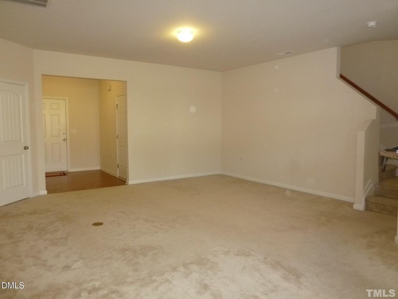 521 Denhoff Dr - Photo 2 of 9