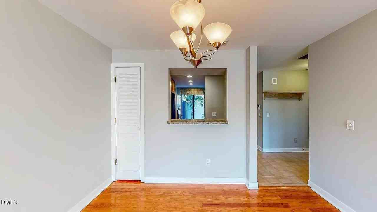 10 Bayswater Pl - Photo 5 of 19