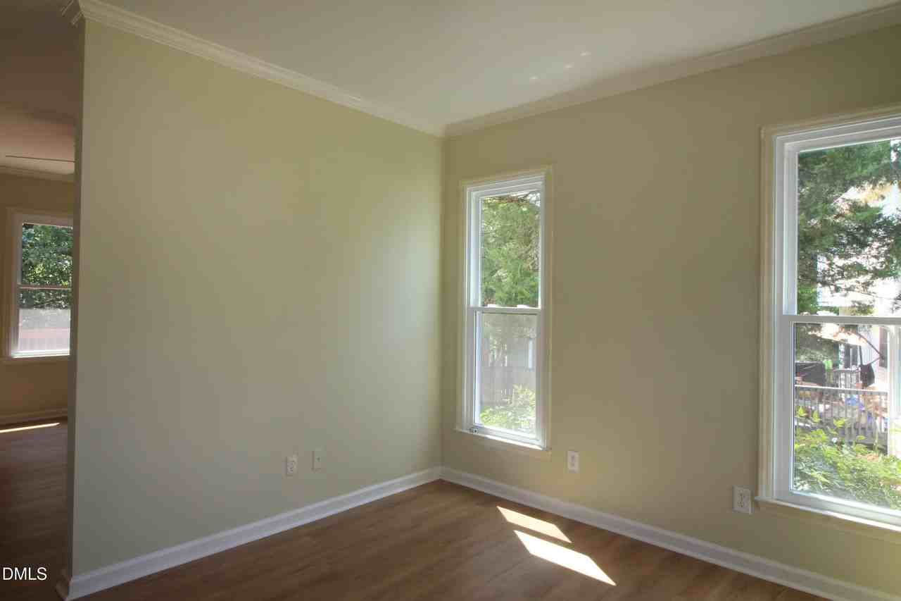 1409 Opal Ct - Photo 3 of 24