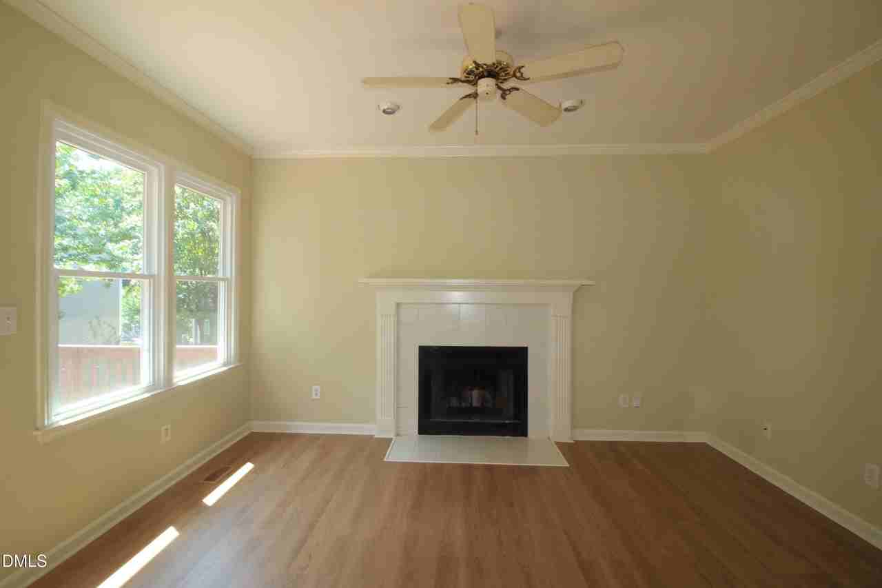 1409 Opal Ct - Photo 5 of 24