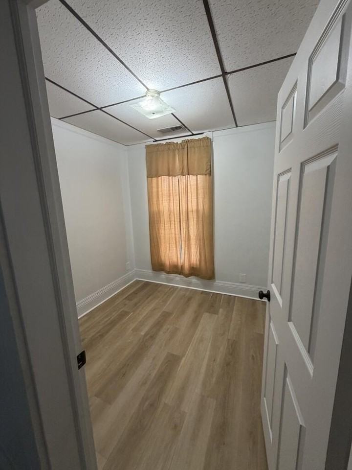 305 S Huron St - Photo 6 of 9