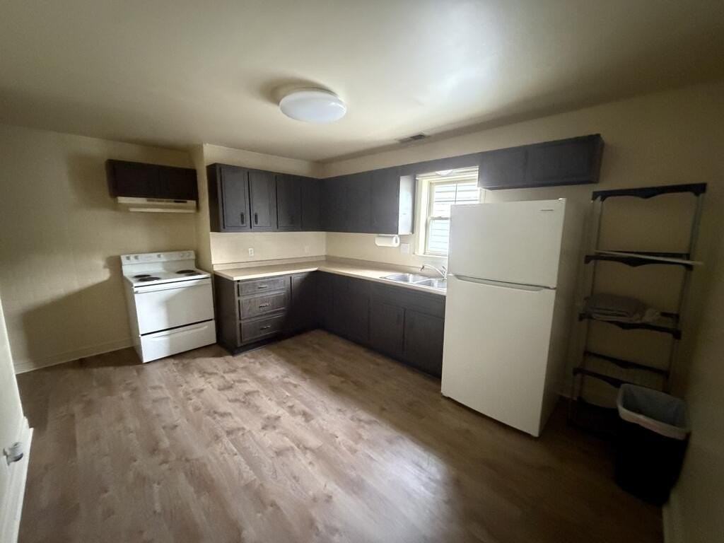 305 S Huron St - Photo 7 of 9