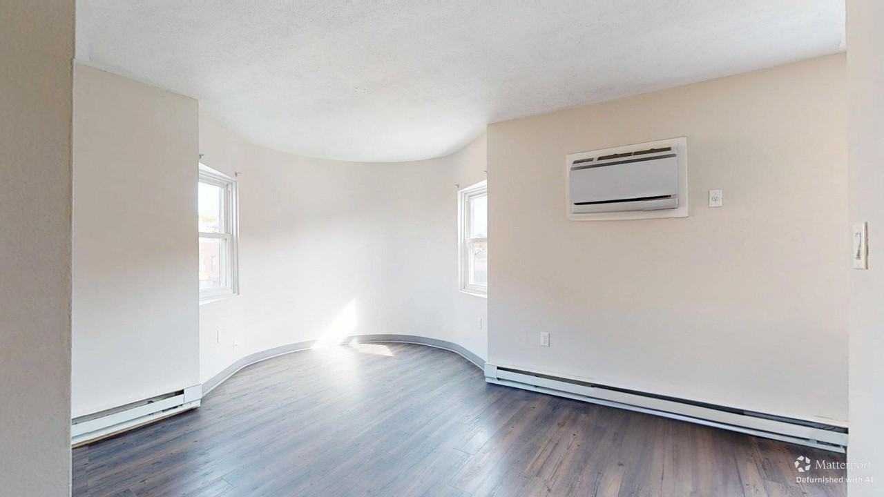 303 Meridian St #3 - Photo 5 of 15