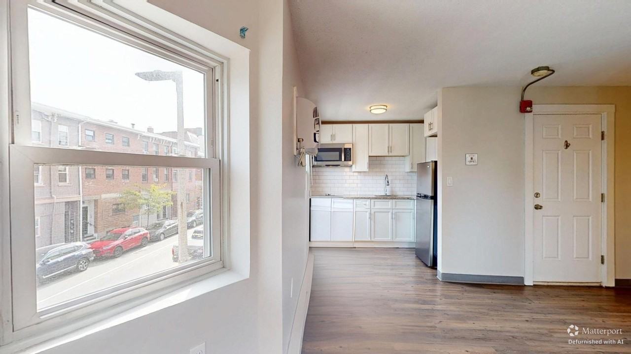 303 Meridian St #3 - Photo 6 of 15