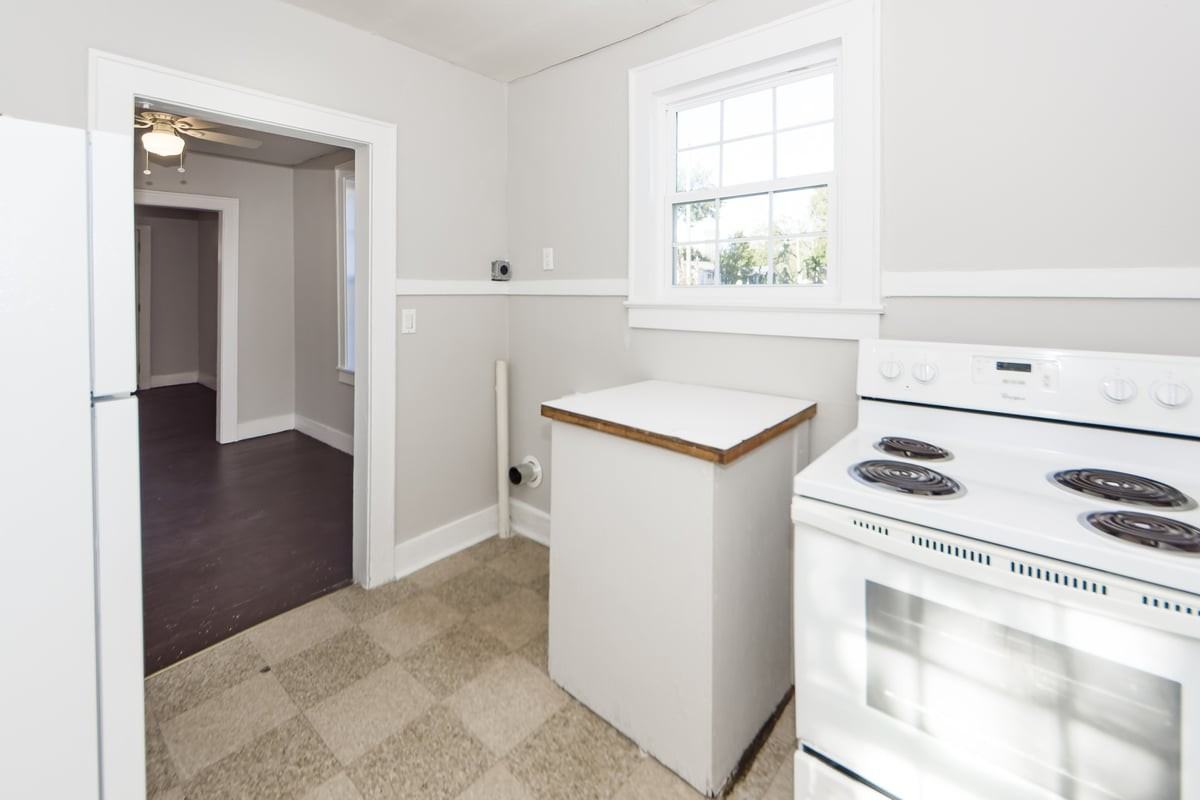 2123 Captain Ave - Photo 7 of 22