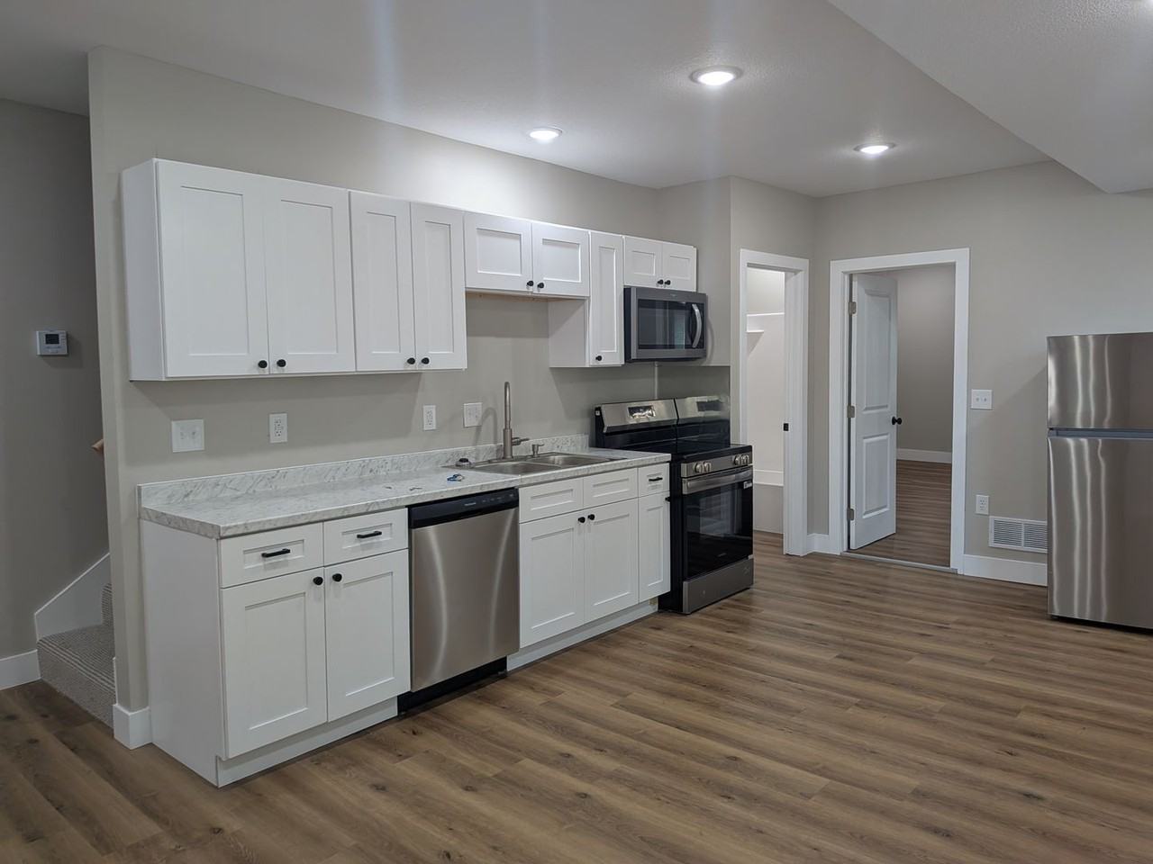 1012 Capitol - Photo 5 of 46