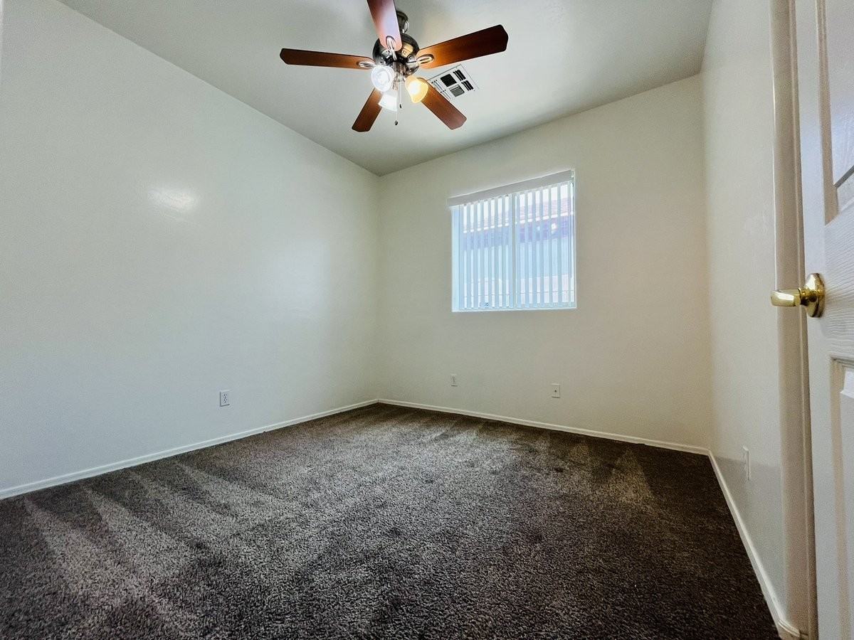 5620 W Ellis Dr - Photo 4 of 21