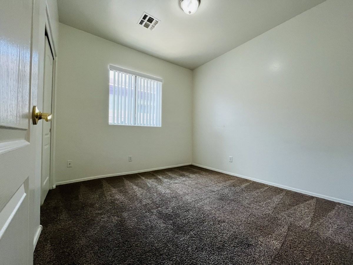 5620 W Ellis Dr - Photo 5 of 21