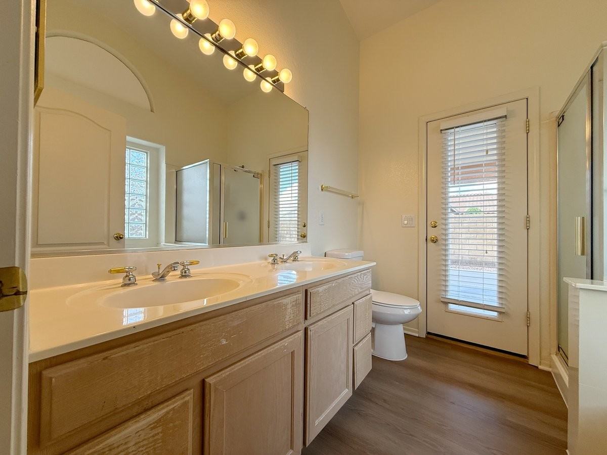 9765 W Yukon Dr - Photo 6 of 38