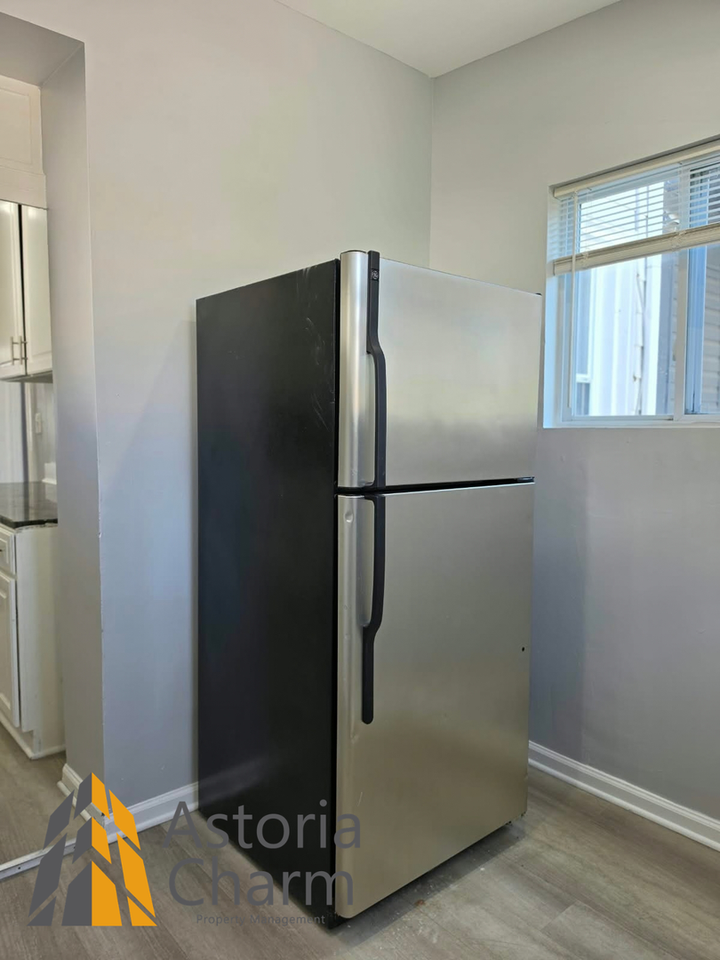 416 N Edgewood St - Photo 5 of 50