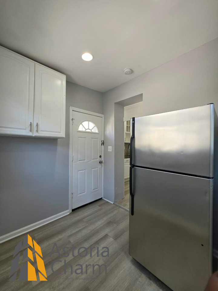 416 N Edgewood St - Photo 6 of 50