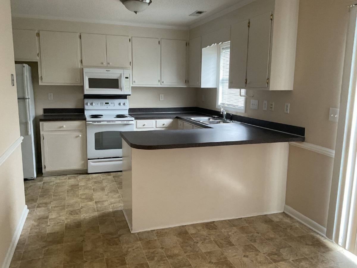 2370 Vineyard Dr #K10 - Photo 5 of 13